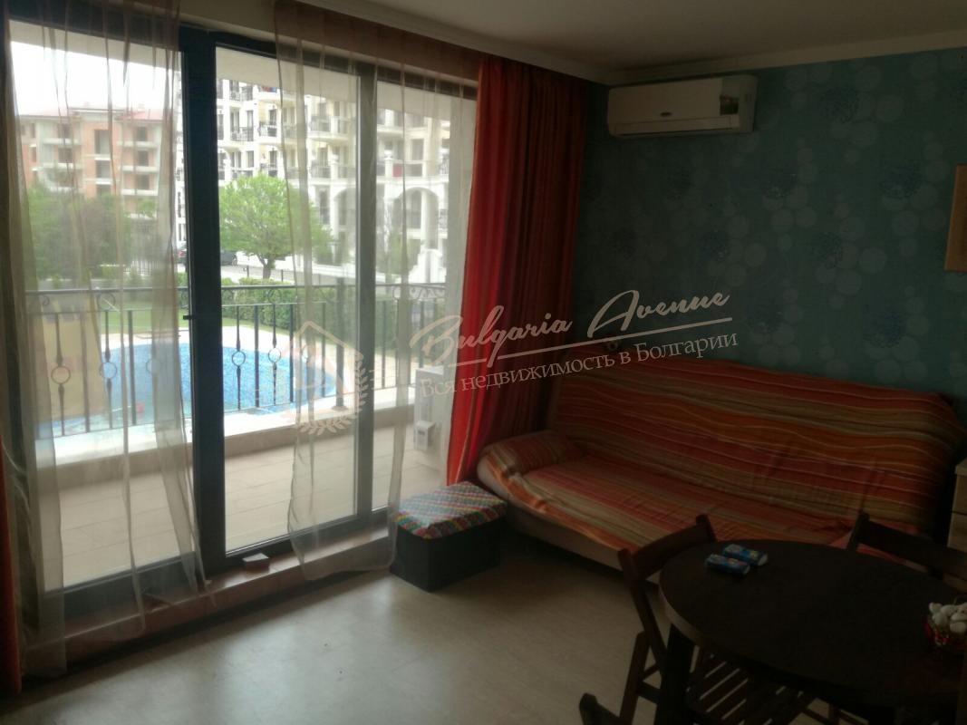 One-bedroom apartment in a complex by the sea, Sveti Vlas