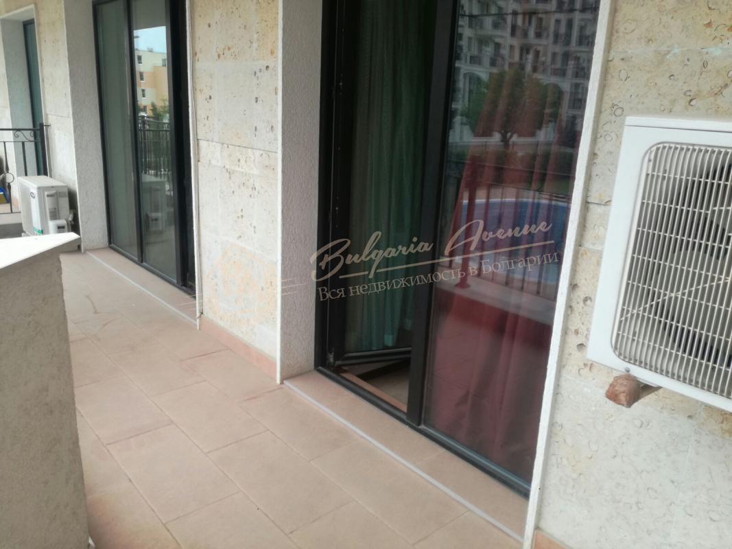 One-bedroom apartment in a complex by the sea, Sveti Vlas