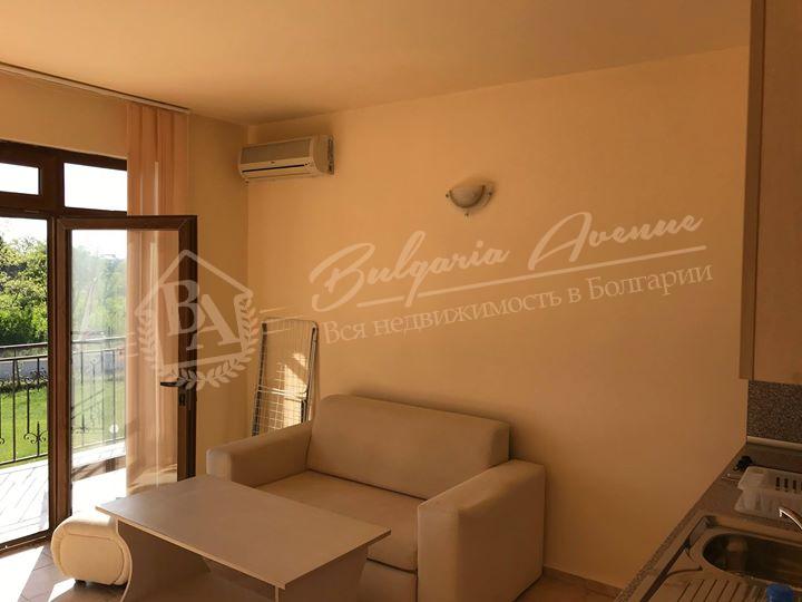 Panoramic apartment in a complex by the sea, 100m from the beach, Sveti Vlas