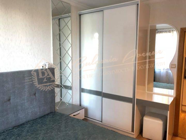 Elite 1-bedroom apartment in a gated complex on the first line, Sveti Vlas
