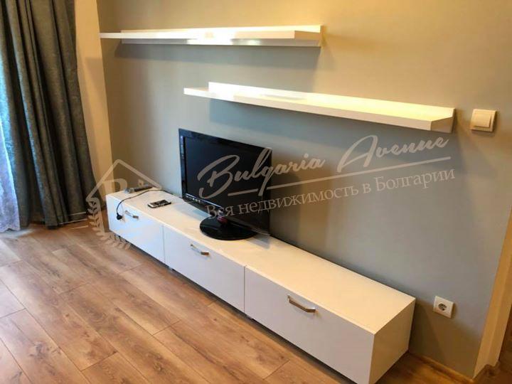 Elite 1-bedroom apartment in a gated complex on the first line, Sveti Vlas