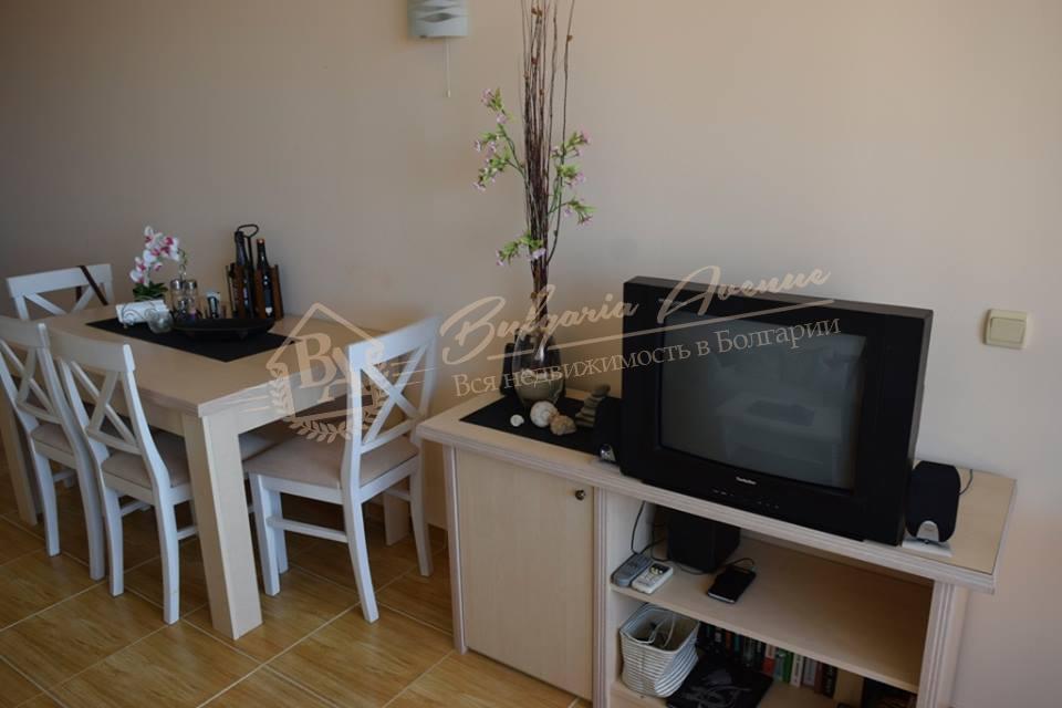 2-Bedroom Apartment in a Complex with Sea and Mountain Views in Sveti Vlas