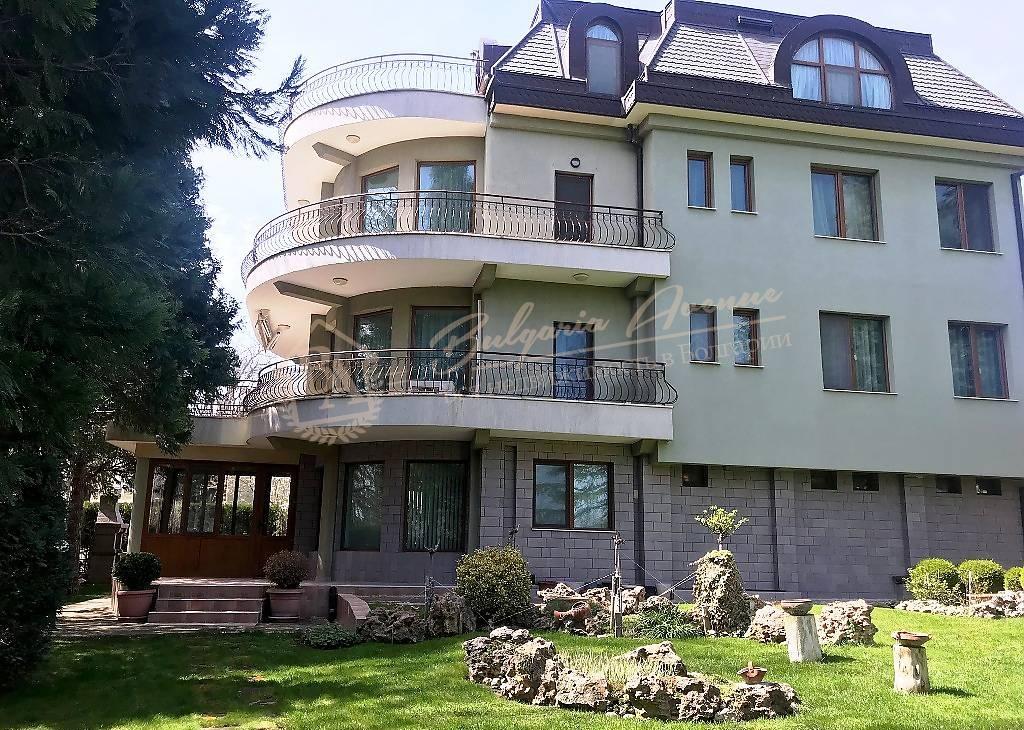 Private, elite house with garden 200m from the beach, Saint Constantine and Helena