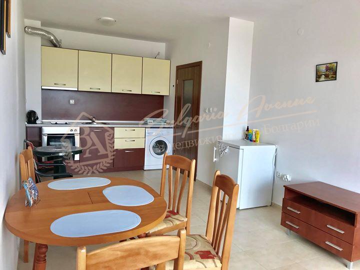 Spacious 1-bedroom apartment of 70 m² on the southern coast by the sea