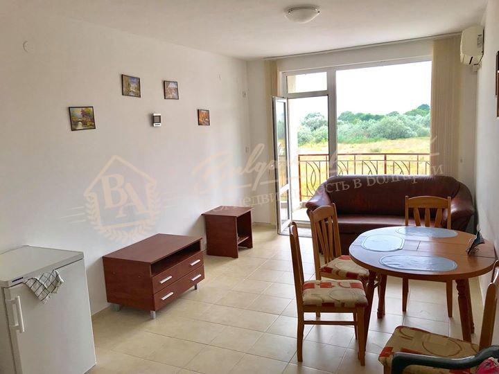 Spacious 1-bedroom apartment of 70 m² on the southern coast by the sea