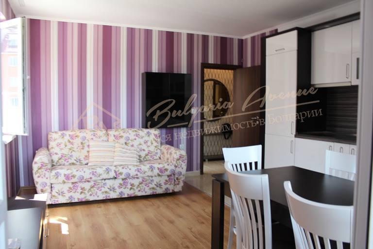 Cosy 1-bedroom apartment with its own parking near the sea, Sunny Beach