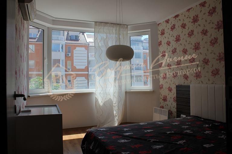 Cosy 1-bedroom apartment with its own parking near the sea, Sunny Beach