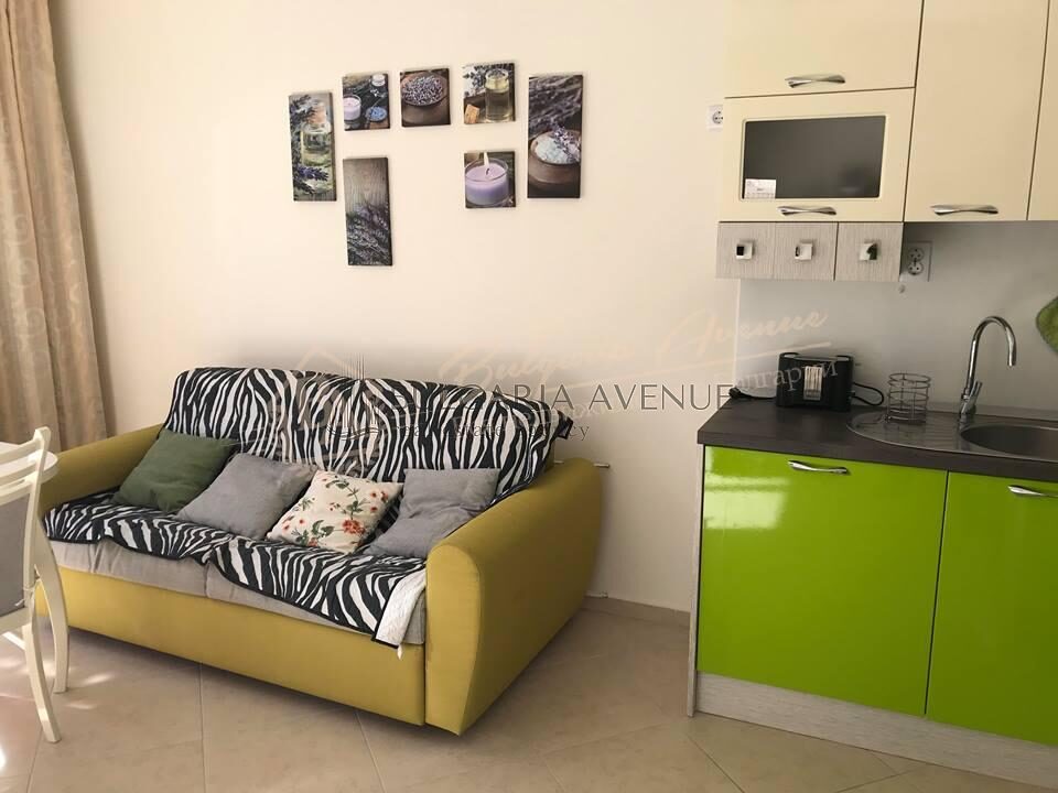 Excellent Three-Bedroom Apartment in the Cascadas Complex