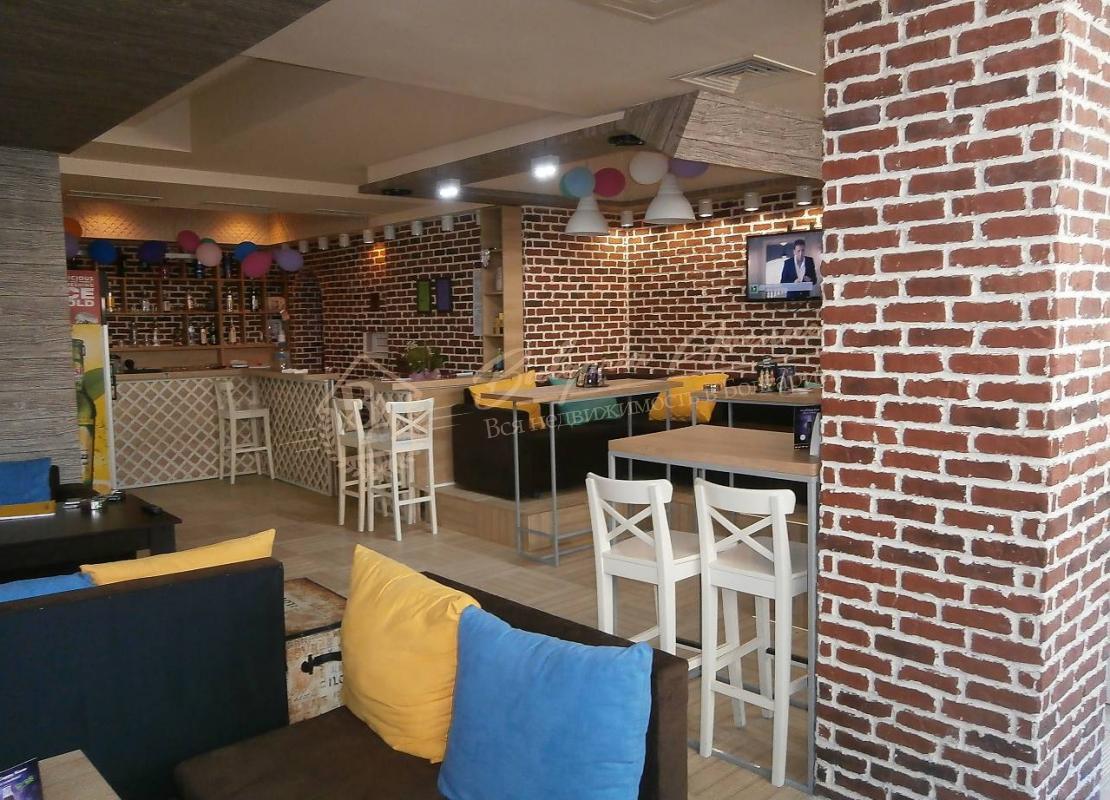 Cocktail bar in a new building in the very centre of Burgas