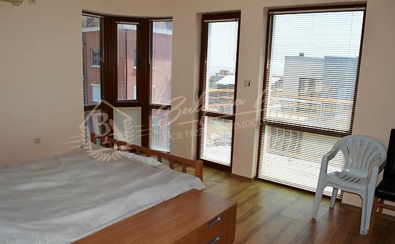 Spacious one-bedroom apartment with sea view in Sveti Vlas