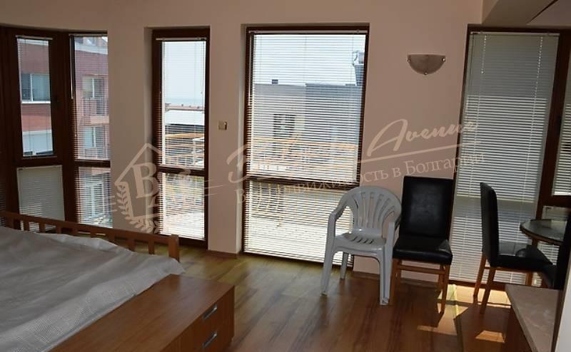 Spacious one-bedroom apartment with sea view in Sveti Vlas