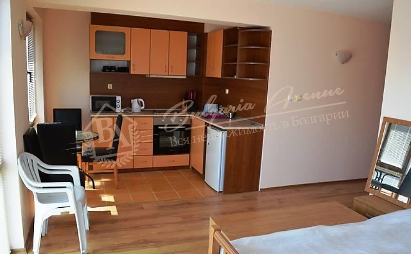 Spacious one-bedroom apartment with sea view in Sveti Vlas