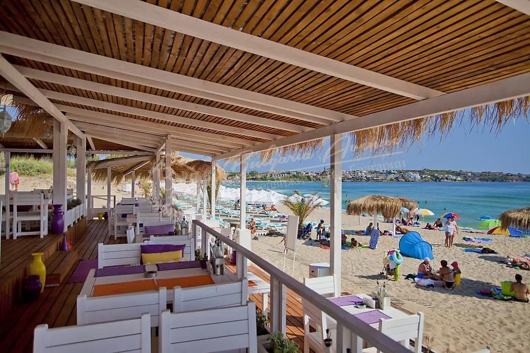 Spacious studio with a sofa bed in an elite complex on the first line by the sea in Sozopol