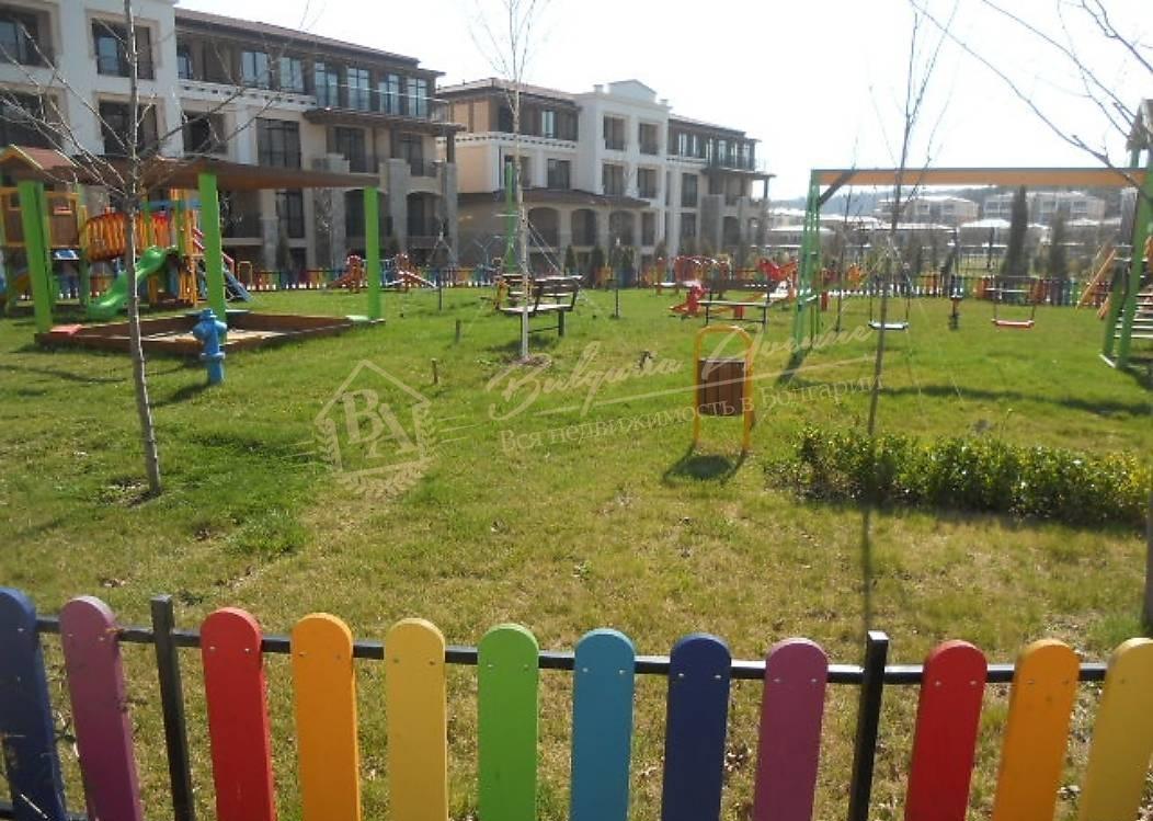 Spacious studio with a sofa bed in an elite complex on the first line by the sea in Sozopol
