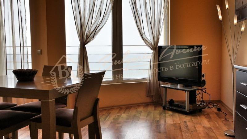 Three-bedroom apartment with panoramic sea view, Albena complex