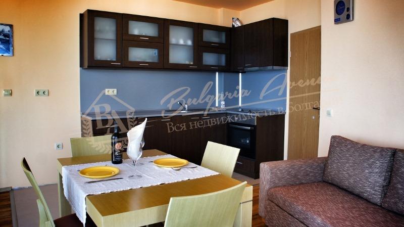 Three-bedroom apartment with panoramic sea view, Albena complex