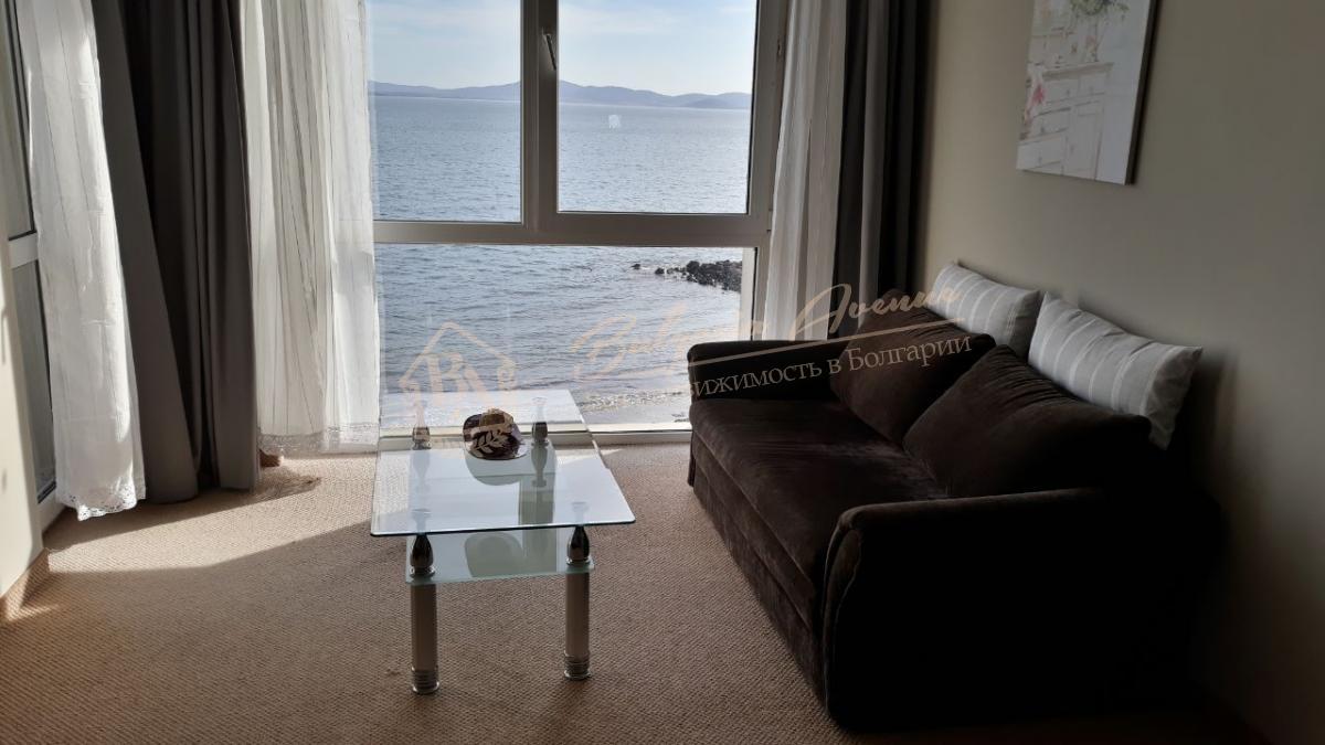 Luxury penthouse on the first line on the sand with private beach in Pomorie
