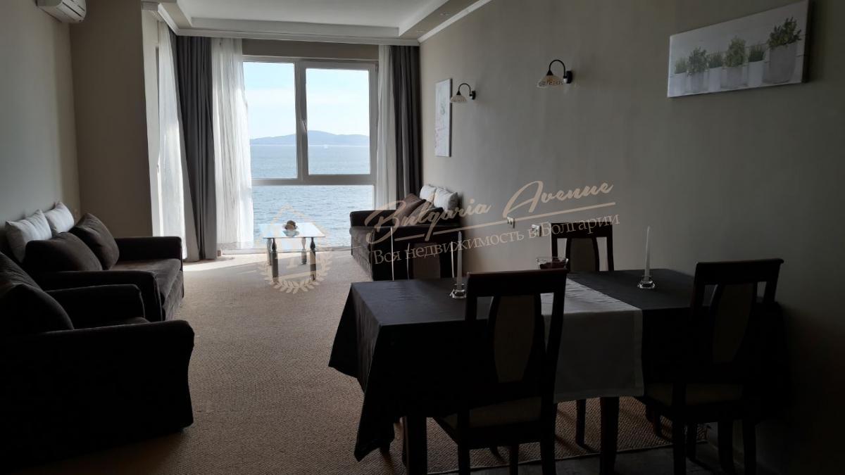 Luxury penthouse on the first line on the sand with private beach in Pomorie