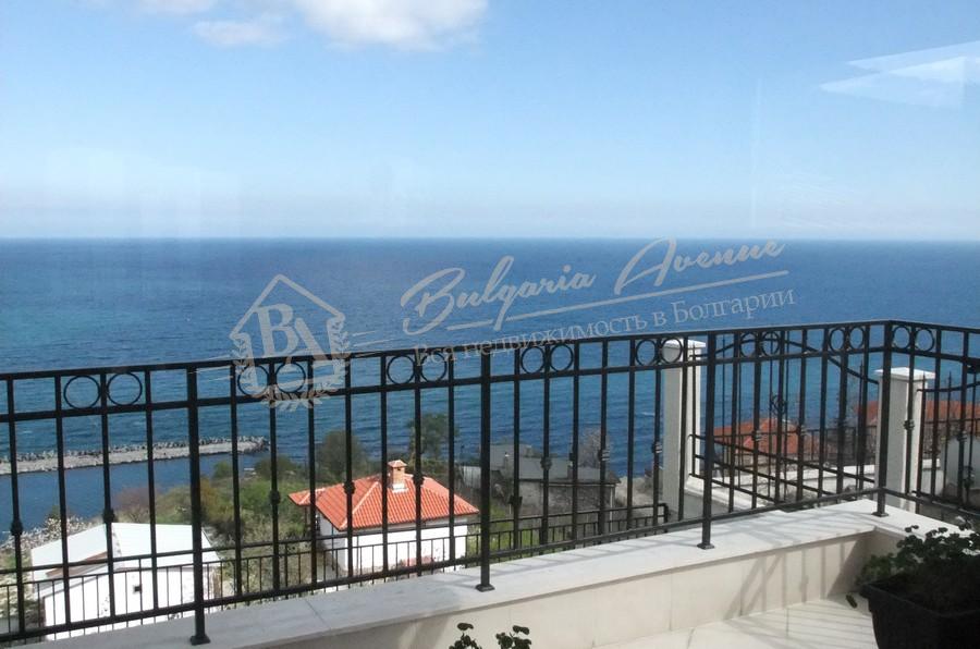 Beautiful two-storey house with panoramic sea views in Kranevo