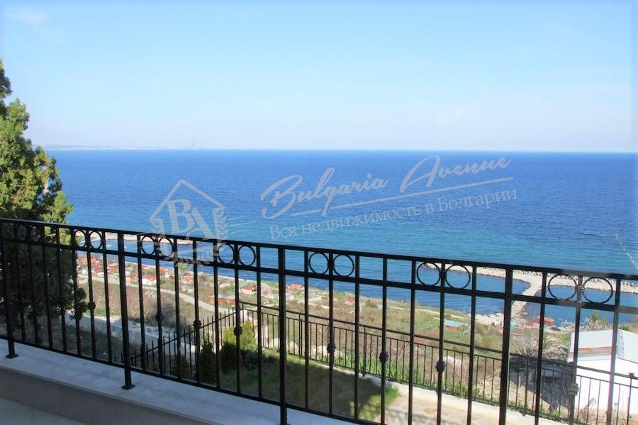 Beautiful two-storey house with panoramic sea views in Kranevo