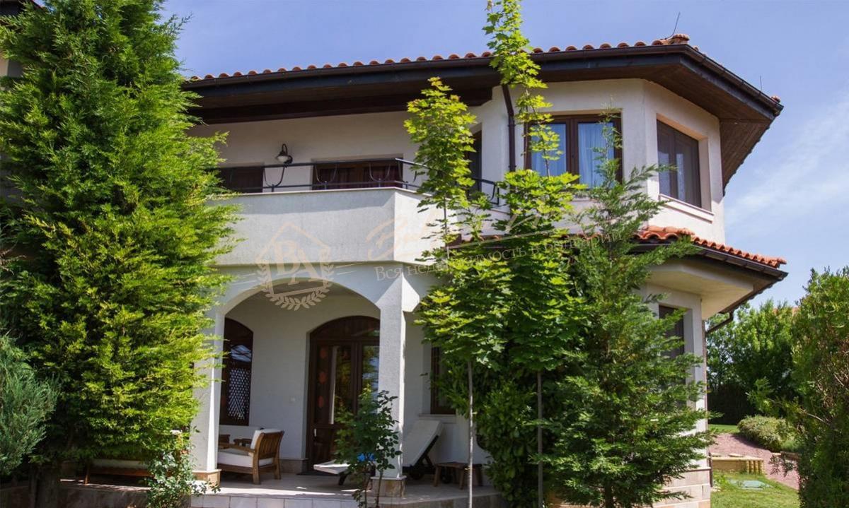 Furnished house with three bedrooms and sea view in Balchik