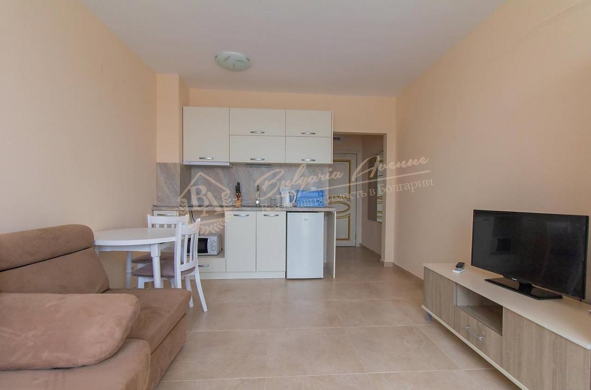 Furnished studio in an elite complex on the second line in Pomorie