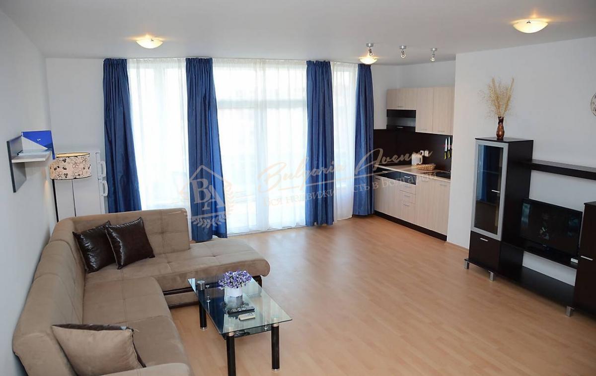 Furnished 2-bedroom apartment with sea view on the first line in Ravda