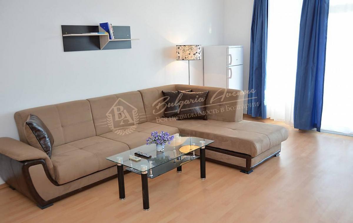 Furnished 2-bedroom apartment with sea view on the first line in Ravda
