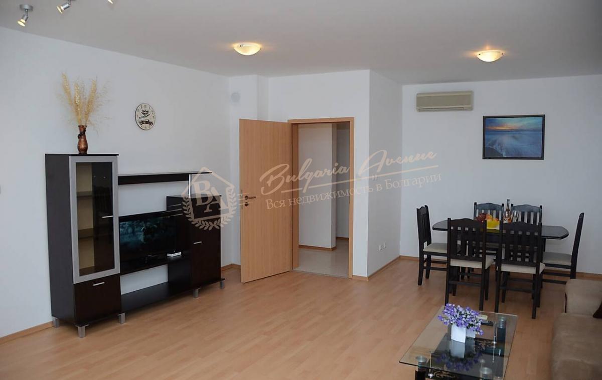 Furnished 2-bedroom apartment with sea view on the first line in Ravda