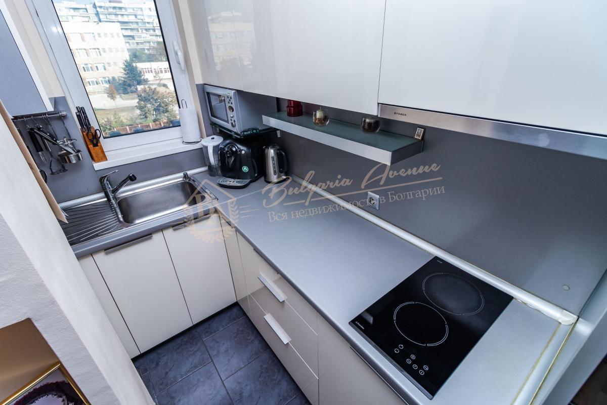 Three-bedroom luxuriously furnished apartment in the wide centre of Varna