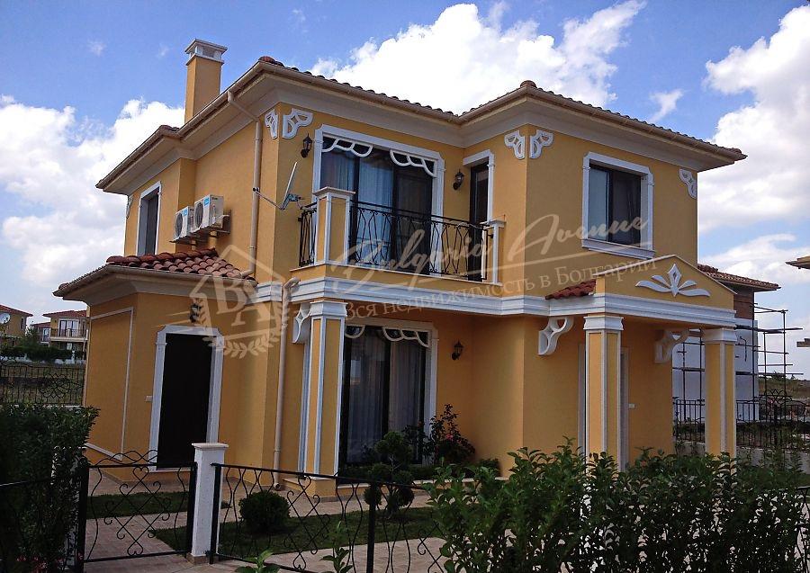 Villa in a gated complex by the sea in the Burgas region
