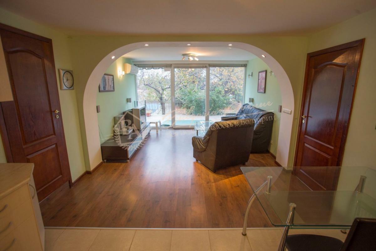 Private house with its own garden in a prestigious district of Varna