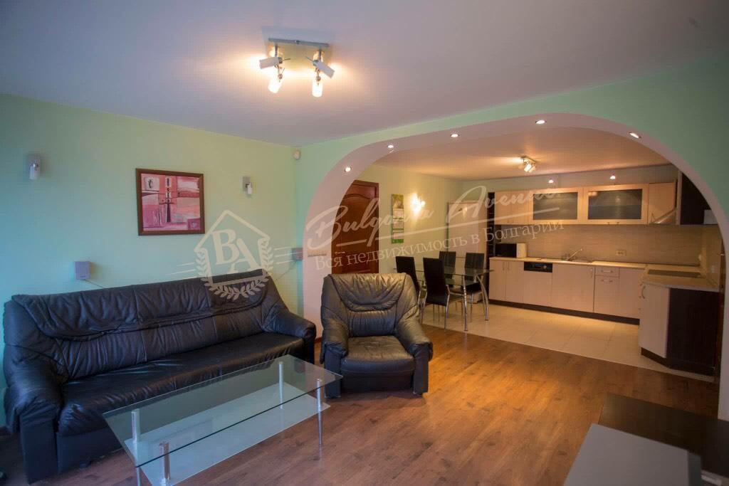 Private house with its own garden in a prestigious district of Varna