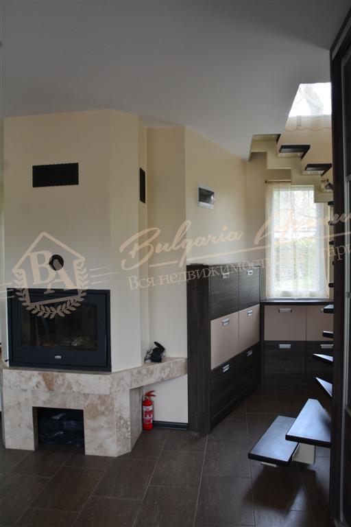 House with a 1500 m² plot in a residential area of Varna
