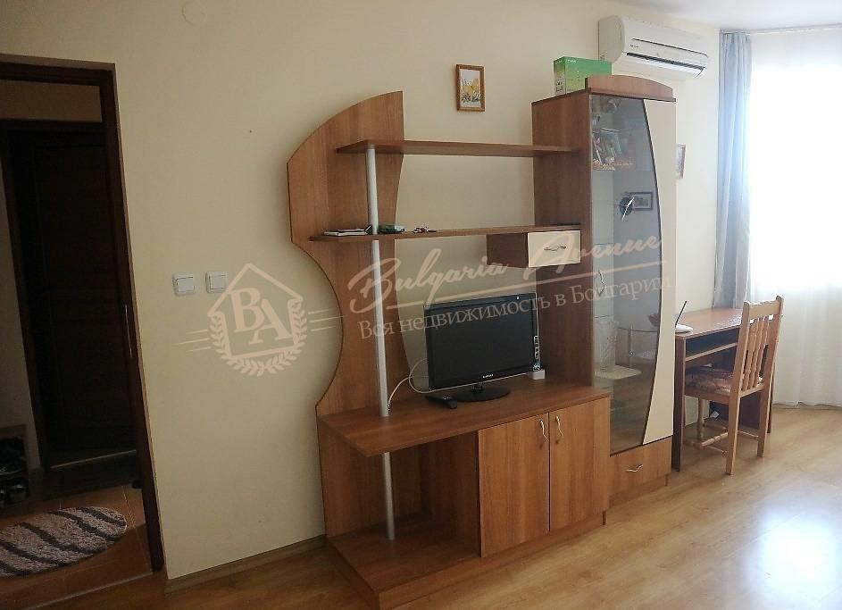 Furnished, two-bedroom apartment with pool view, Sunny Beach