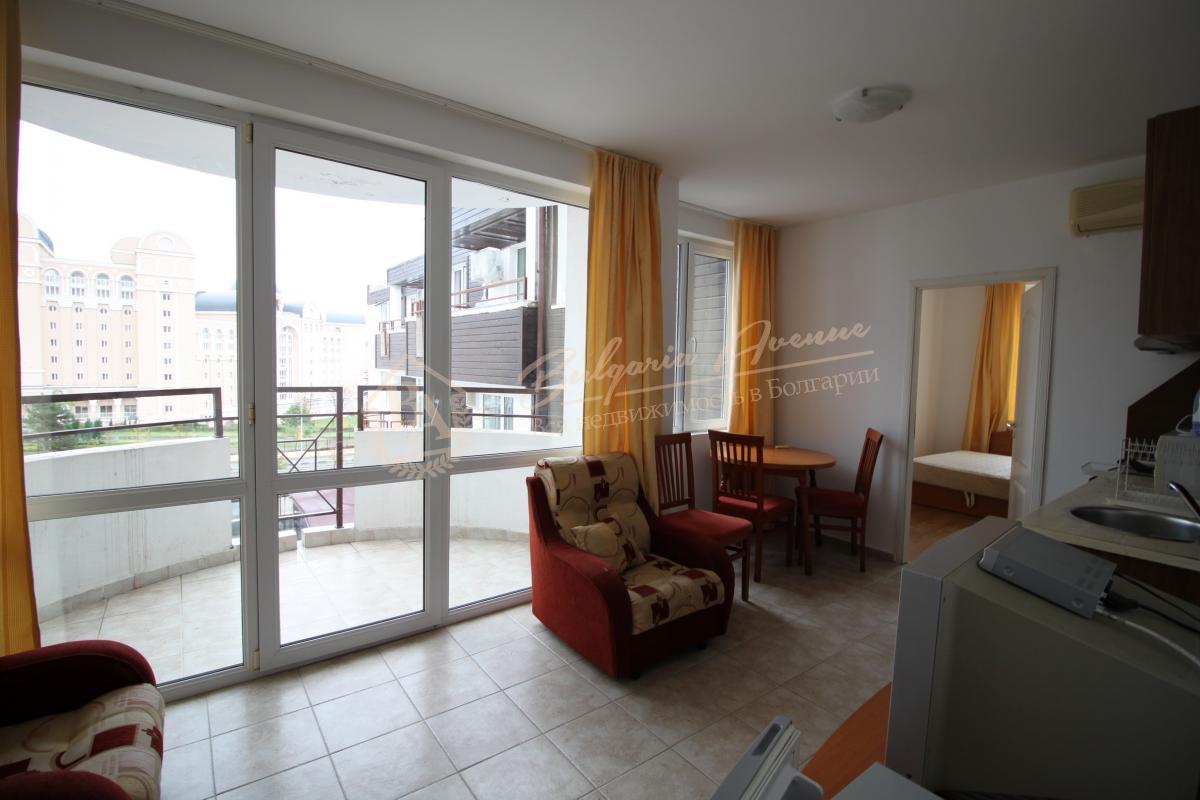 One-bedroom apartment in a complex by the sea, Sveti Vlas