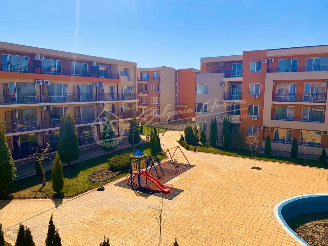 Two-bedroom apartment in a complex with infrastructure, Sunny Beach