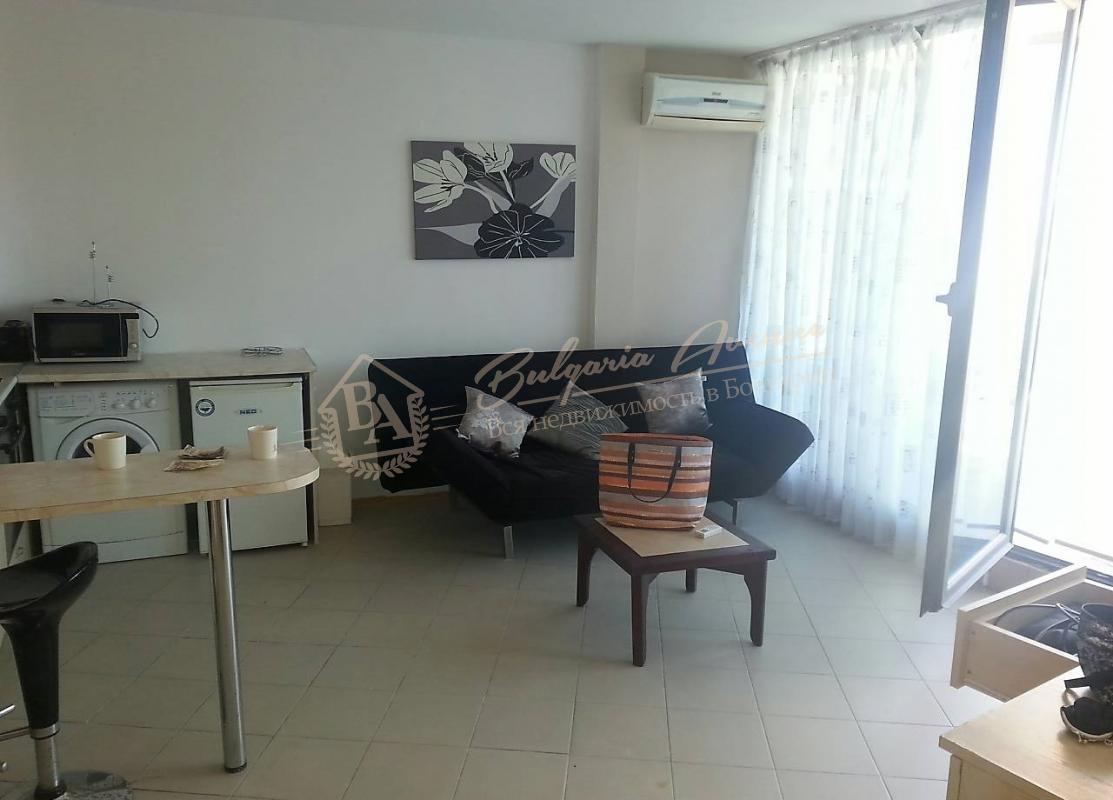 Spacious 1-bedroom apartment in a closed complex in Sunny Beach