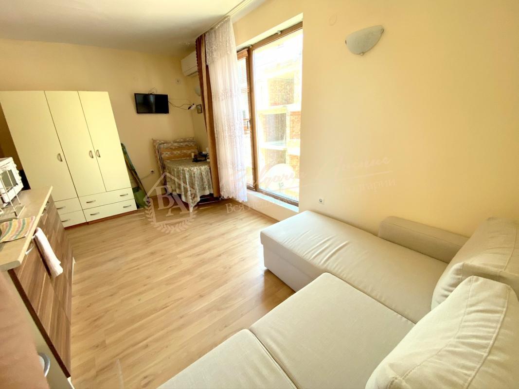 Spacious studio in a residential building without a maintenance fee, Nessebar