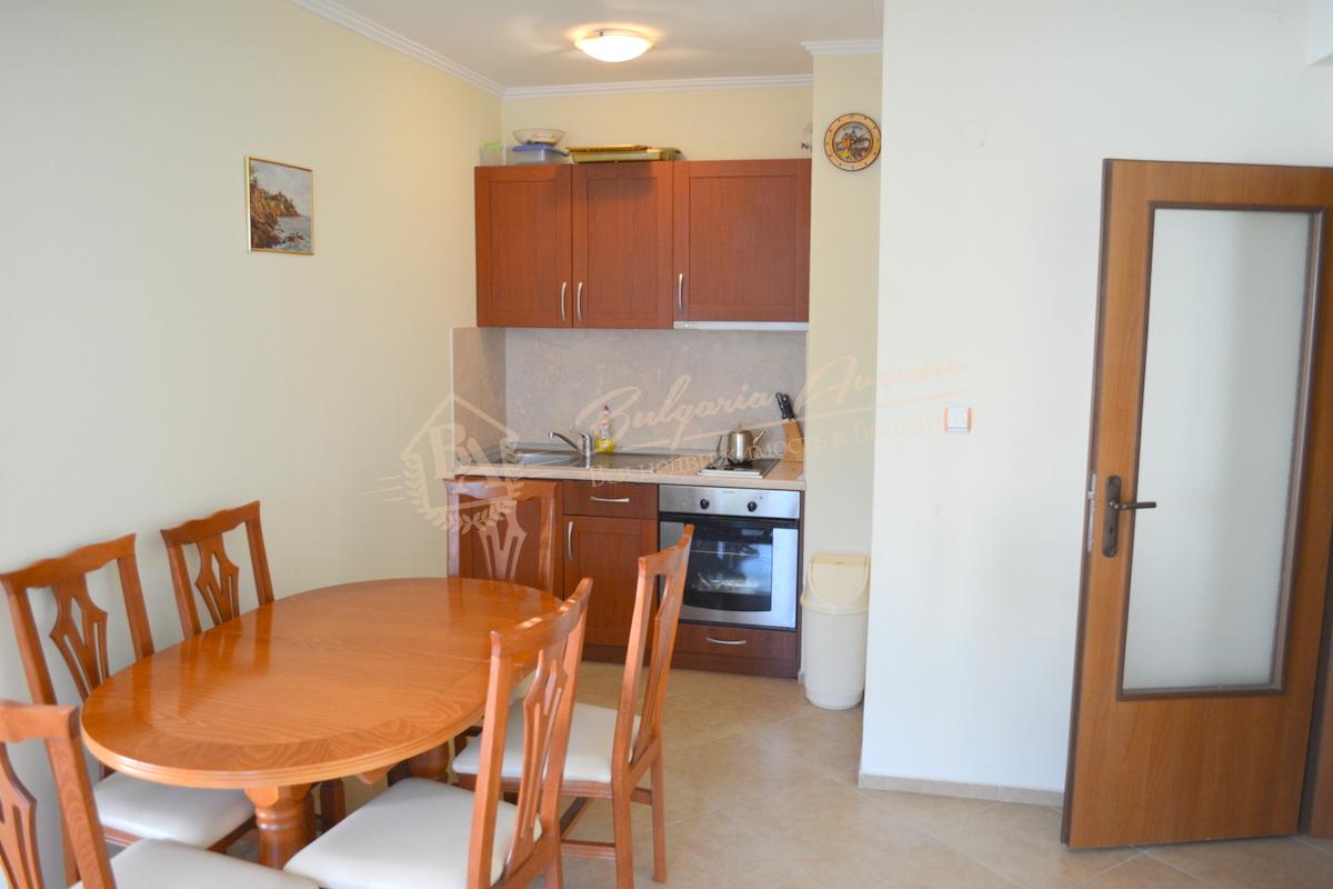 Apartment in Nessebar with partial sea view 50 metres from the beach