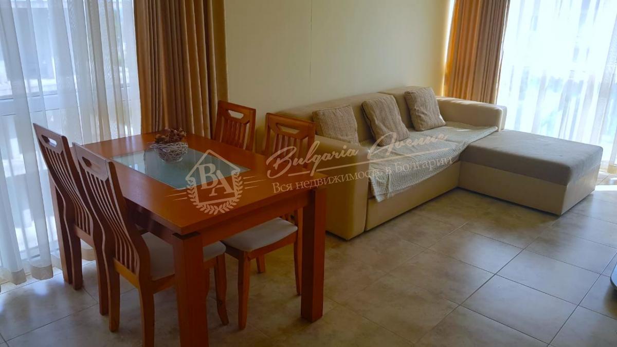 Apartment on the seafront in the centre of Nessebar with sea views
