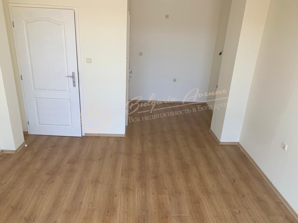 1-Bedroom Apartment with Large Balcony 7 Minutes from the Sea, Sunny Beach