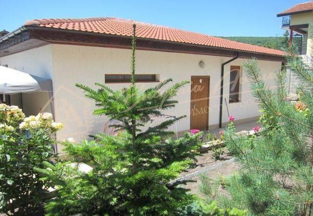 Beautiful villa with jacuzzi and sea view in a quiet location near Albena.