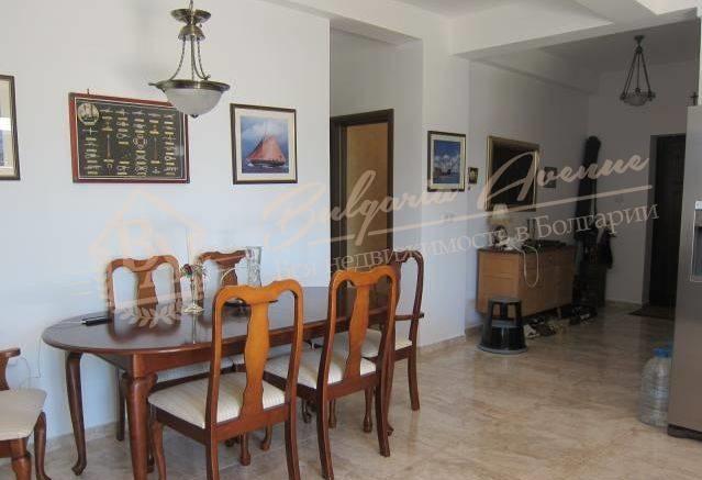 Beautiful villa with jacuzzi and sea view in a quiet location near Albena.