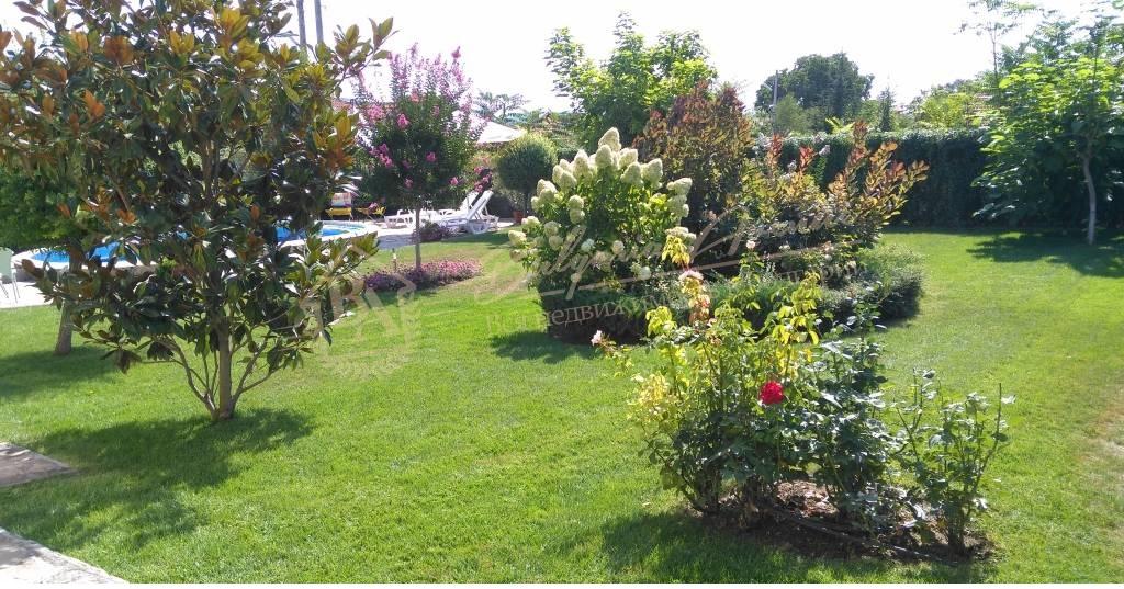 Two-storey house with swimming pool and sea view, 25 km from Varna, for permanent residence