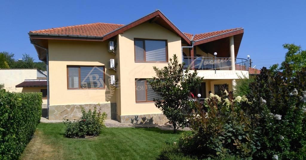 Two-storey house with swimming pool and sea view, 25 km from Varna, for permanent residence