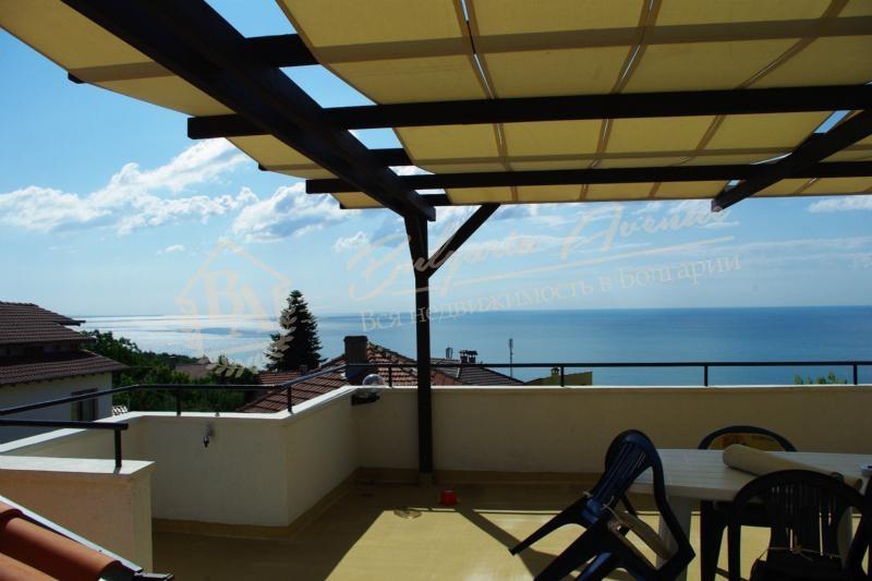 New house with beautiful sea view on the 2nd line in the Albena area