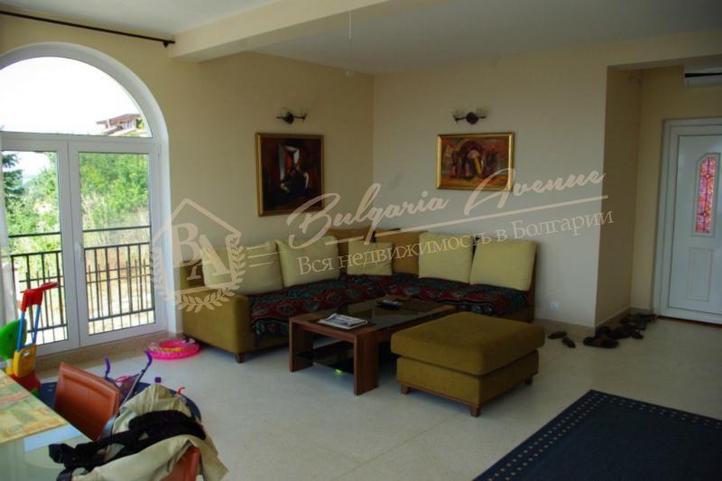 New house with beautiful sea view on the 2nd line in the Albena area