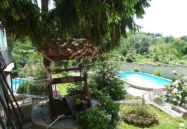 Beautiful three-storey villa with sea views in the coastal town of Balchik