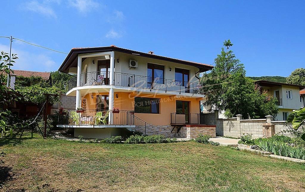 Two-storey house in a quiet area of Balchik. Distance to the sea 2 km